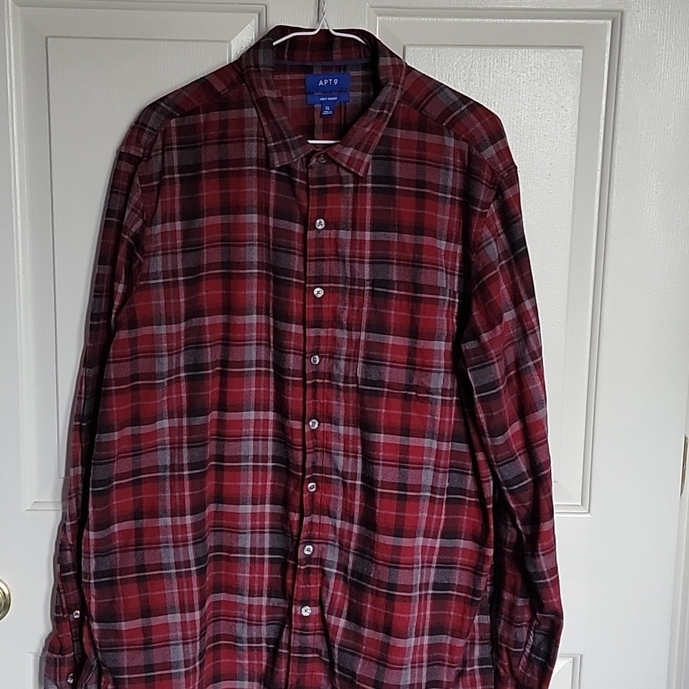 Mens red, black and gray plaid, buttondown shirt, XL Apt.9
